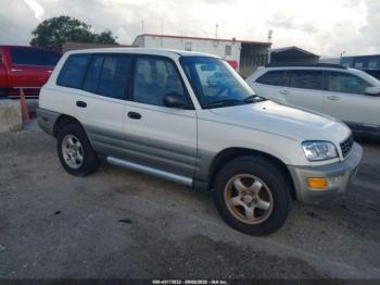  Salvage Toyota RAV4