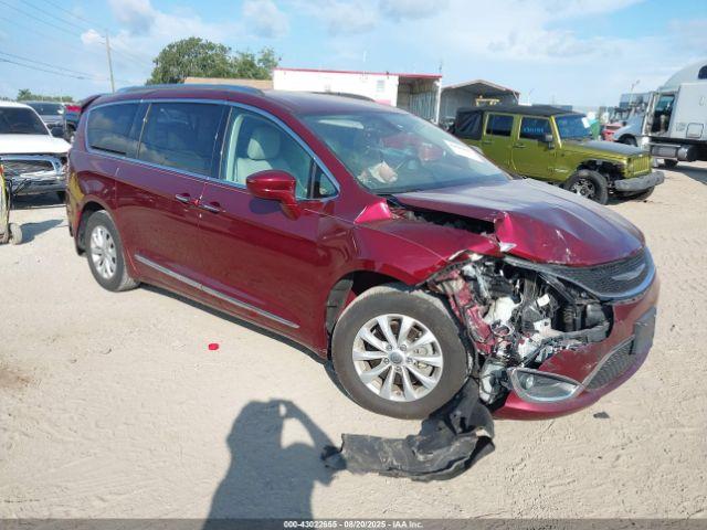  Salvage Chrysler Pacifica