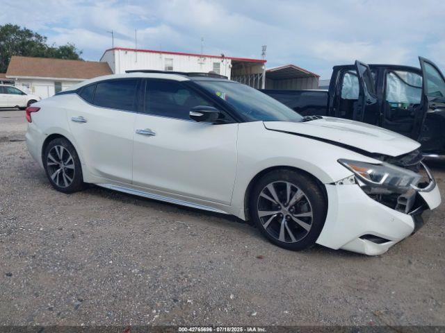  Salvage Nissan Maxima