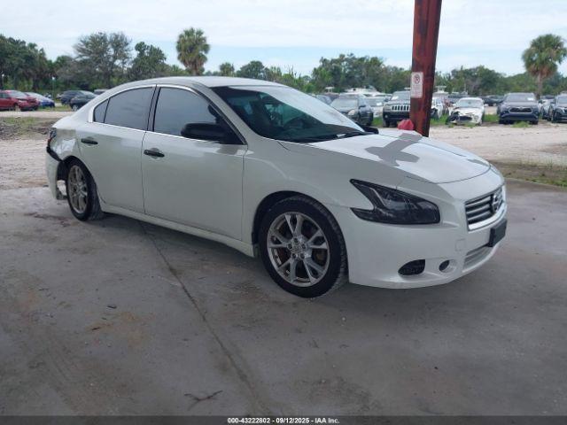  Salvage Nissan Maxima