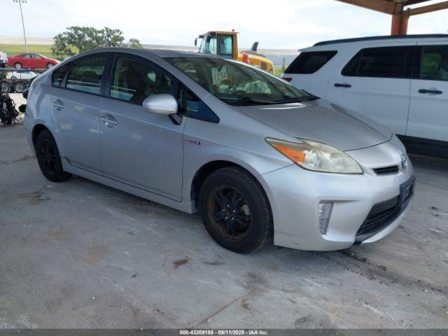  Salvage Toyota Prius