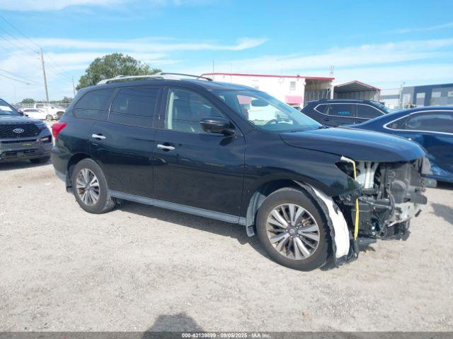  Salvage Nissan Pathfinder