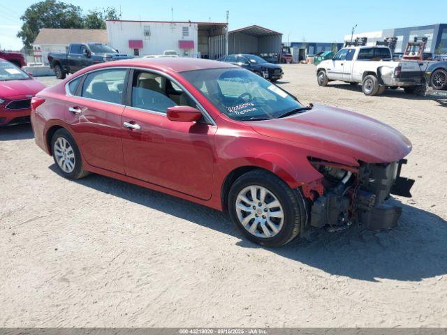  Salvage Nissan Altima