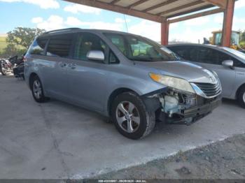  Salvage Toyota Sienna