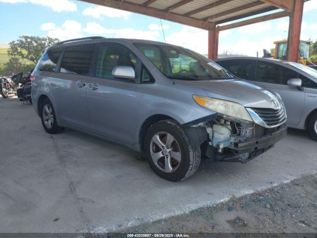  Salvage Toyota Sienna