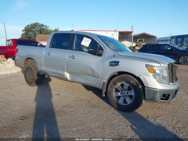  Salvage Nissan Titan