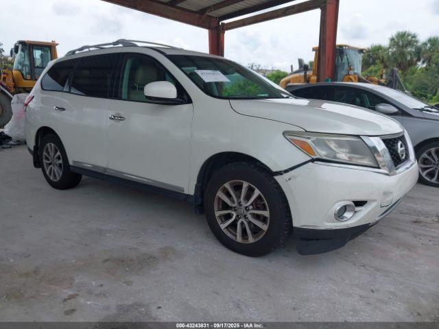  Salvage Nissan Pathfinder
