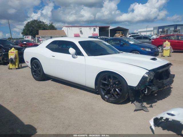  Salvage Dodge Challenger