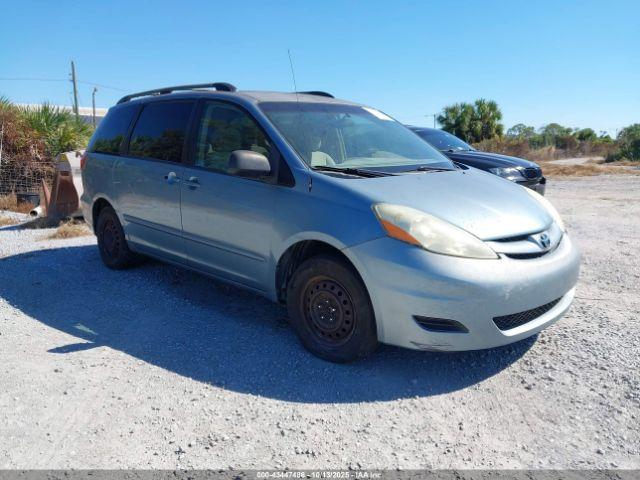  Salvage Toyota Sienna