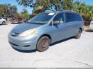 Toyota Sienna Le Image 2