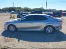 Toyota Camry Le Image 5