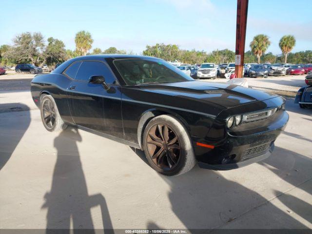  Salvage Dodge Challenger
