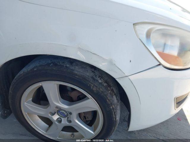 Volvo S60 T5 Image 3