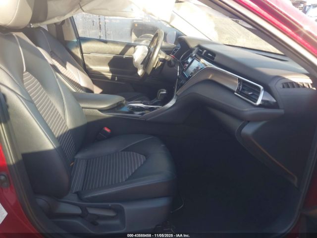 Toyota Camry Se Image 4