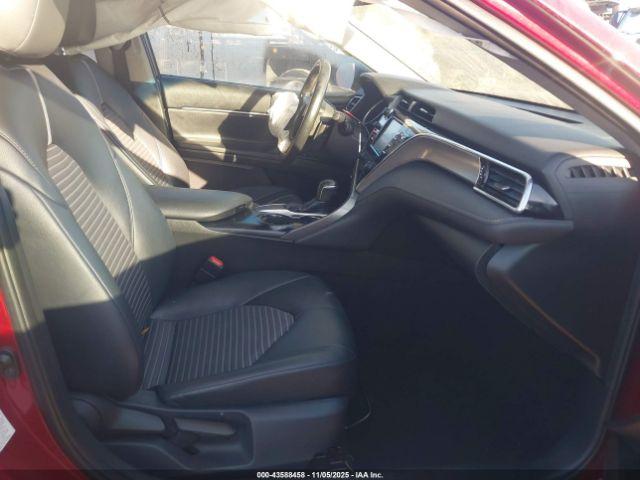 Toyota Camry Se Image 4