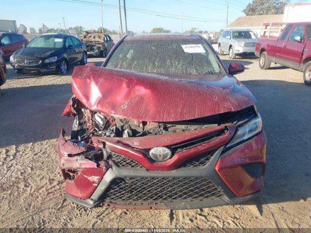 Toyota Camry Se Image 13