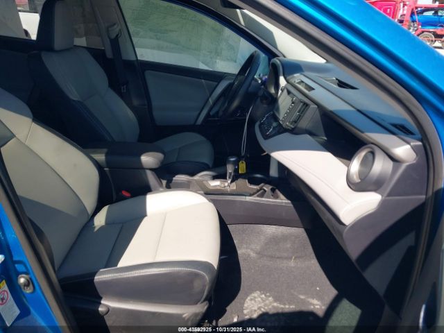 Toyota RAV4 Limited Image 3