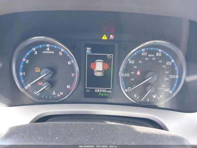 Toyota RAV4 Limited Image 8