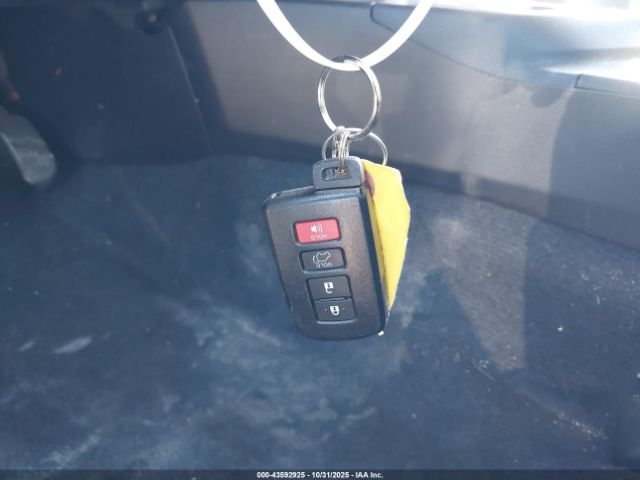 Toyota RAV4 Limited Image 12