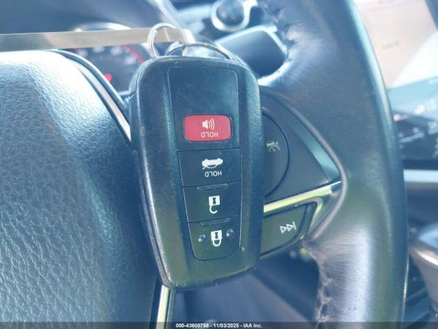 Toyota Camry Xse Image 12