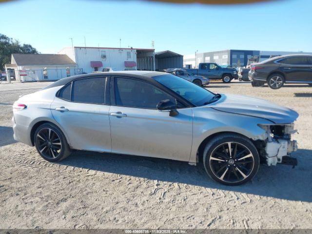 Toyota Camry Xse Image 9