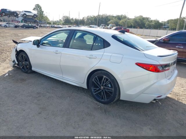 Toyota Camry Xse Image 3