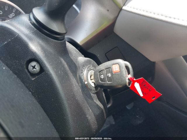 Toyota RAV4 Xle Image 17