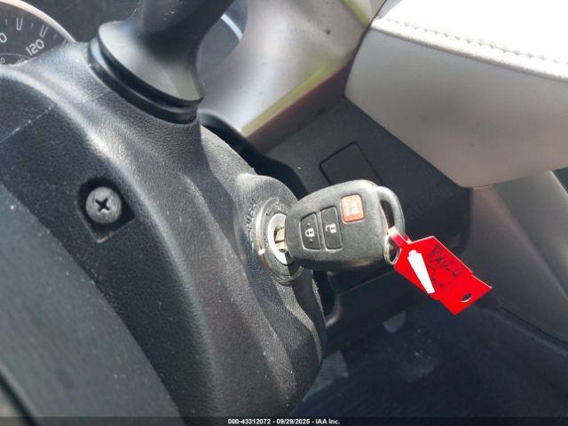 Toyota RAV4 Xle Image 17