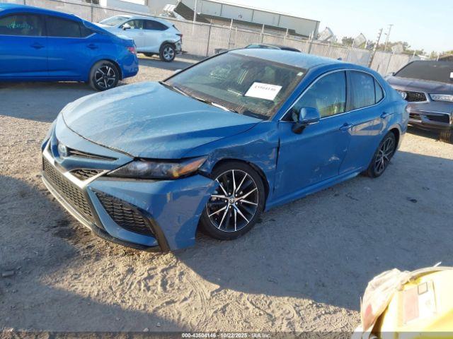 Toyota Camry Se Image 3