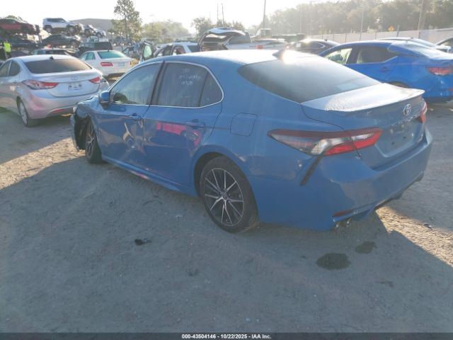 Toyota Camry Se Image 2