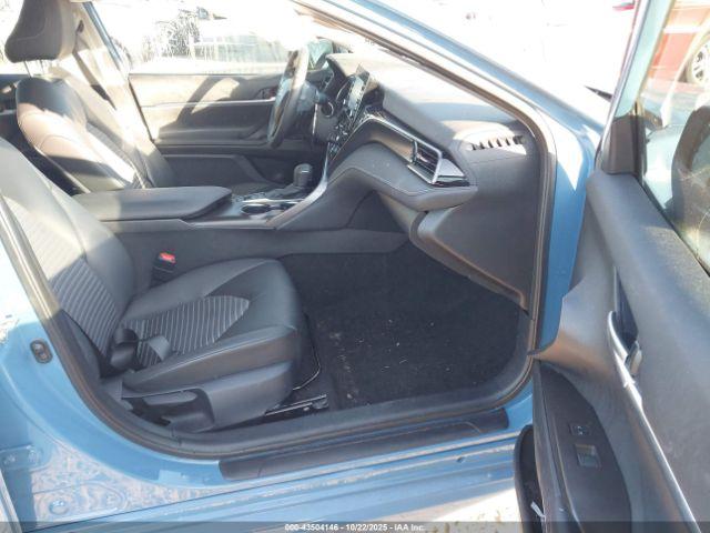 Toyota Camry Se Image 4