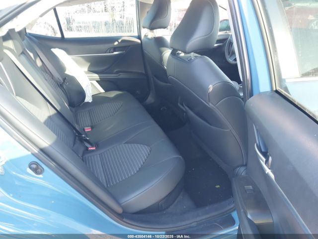 Toyota Camry Se Image 7