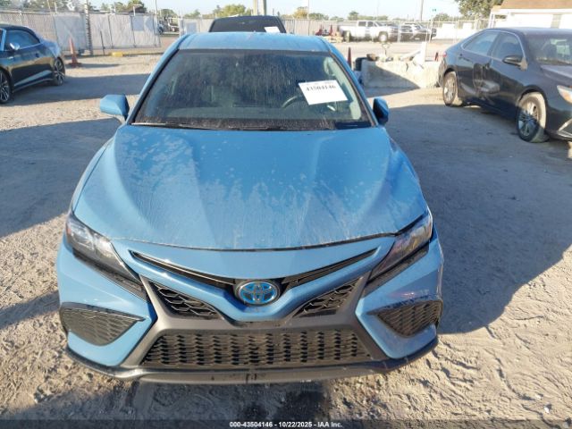 Toyota Camry Se Image 12