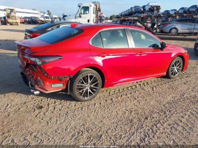 Toyota Camry Se Image 13