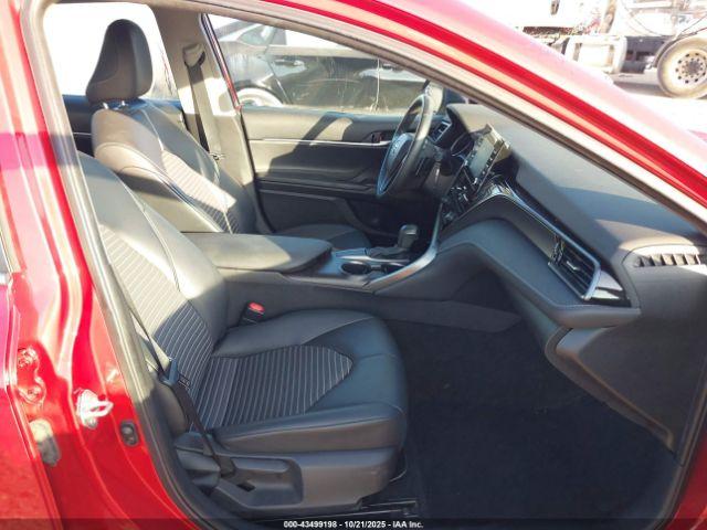 Toyota Camry Se Image 14