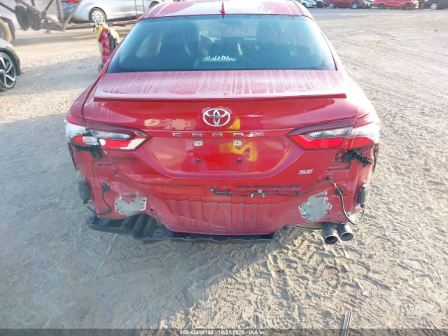 Toyota Camry Se Image 15