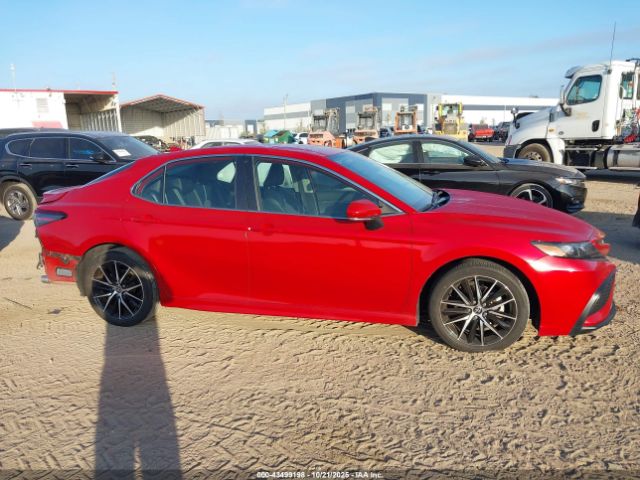 Toyota Camry Se Image 2