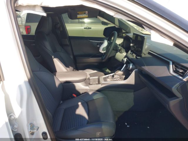 Toyota RAV4 Xse Image 15