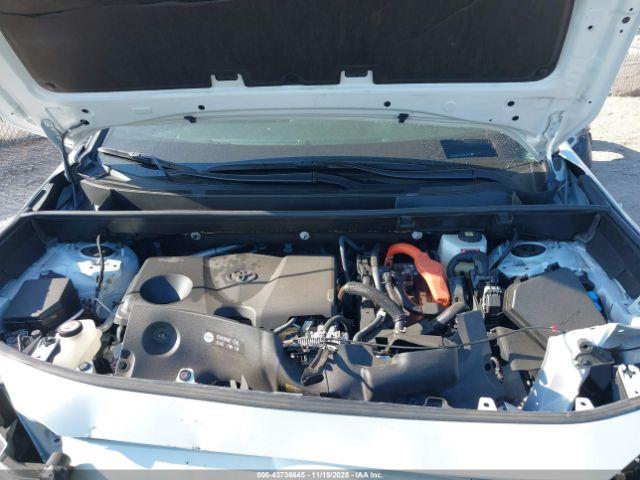 Toyota RAV4 Xse Image 8