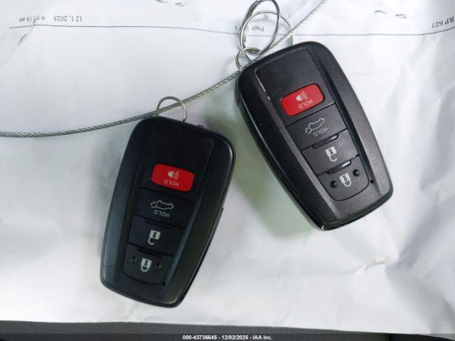 Toyota RAV4 Xse Image 7