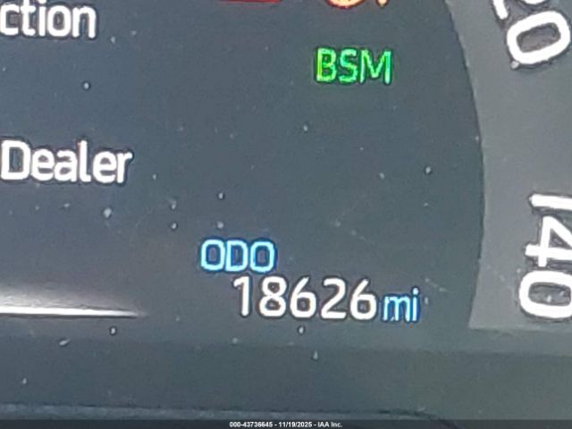 Toyota RAV4 Xse Image 11