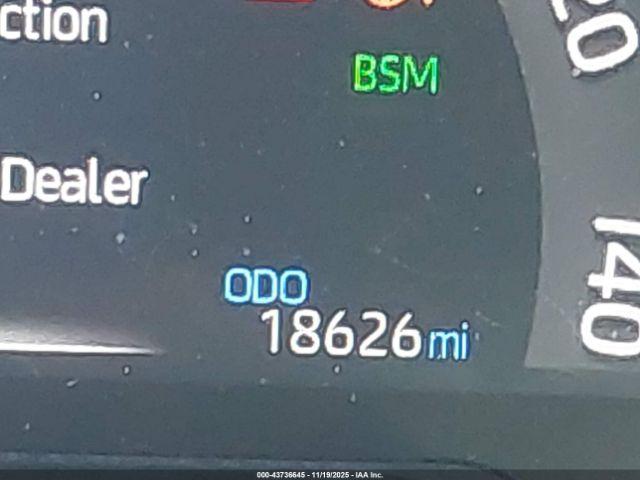 Toyota RAV4 Xse Image 11