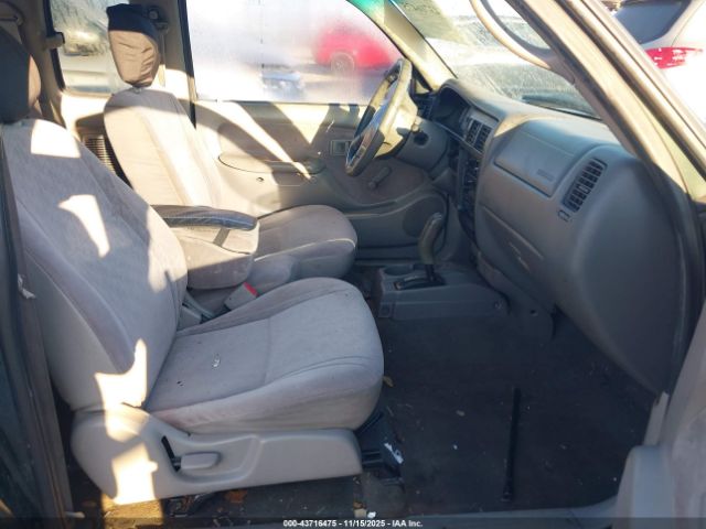 Toyota Tacoma Image 13