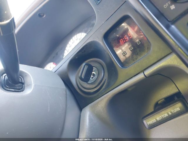 Toyota Tacoma Image 10