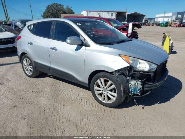  Salvage Hyundai TUCSON