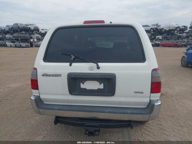 Toyota 4Runner Image 13