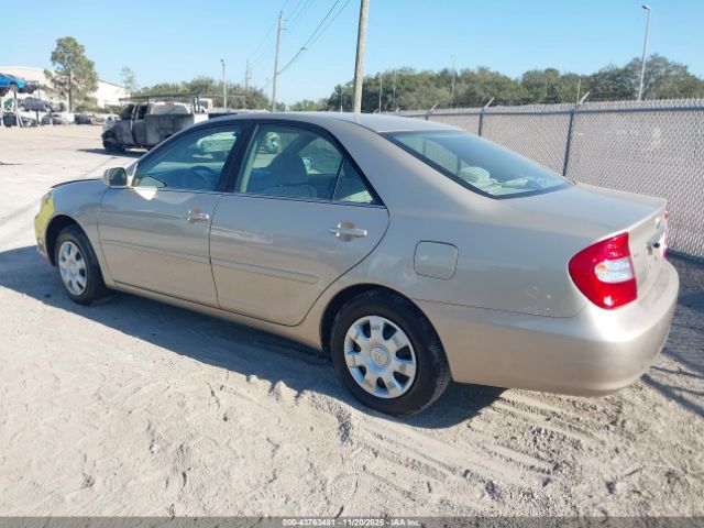 Toyota Camry Le Image 11