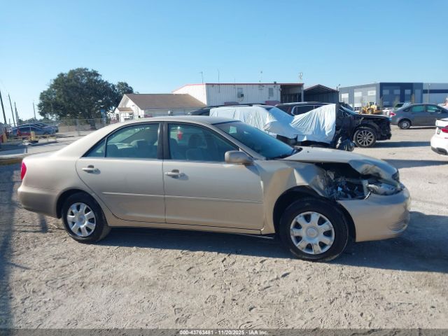 Toyota Camry Le Image 13