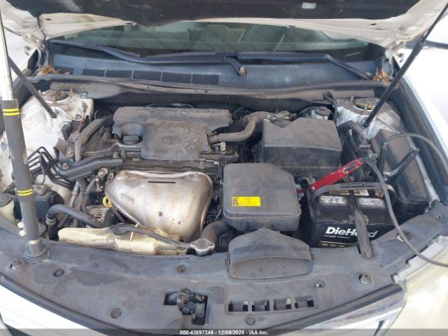 Toyota Camry Le Image 17