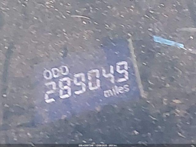 Toyota Camry Le Image 14